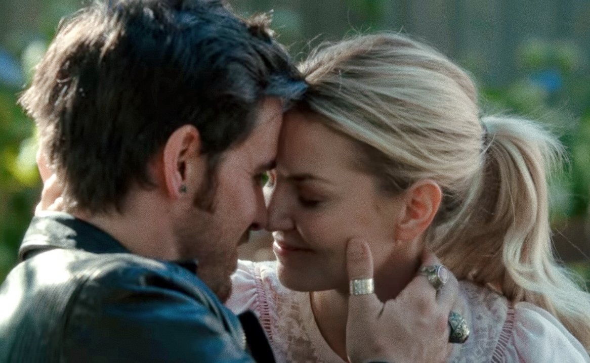 julietdaisys's tweet image. who gave them the right to do this after basically every kiss this is not okay