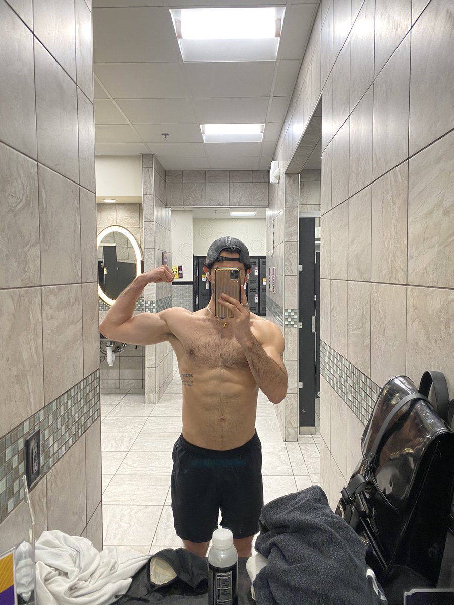 publicscum's tweet photo. RT if you’re a top. https://t.co/HnK3gAhAOJ