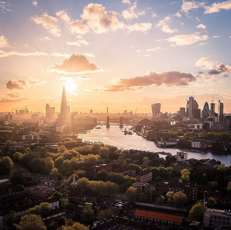 londonpopbox's tweet photo. ๐ฌ๐ง WHAT A CITY ๐ฌ๐ง How many landmarks can you spot in this photo? ๐คฉ
โ
๐ธ Thank you @tmnikonian ๐๐โ โ
#timeoutlondon #thisislondon #londonguru #travellingthroughtheworld #map_of_europe #londonpopbox #cityoflondon #londonskyline #londonskyscrapers #londoninspring https://t.co/DGdamjgrIC