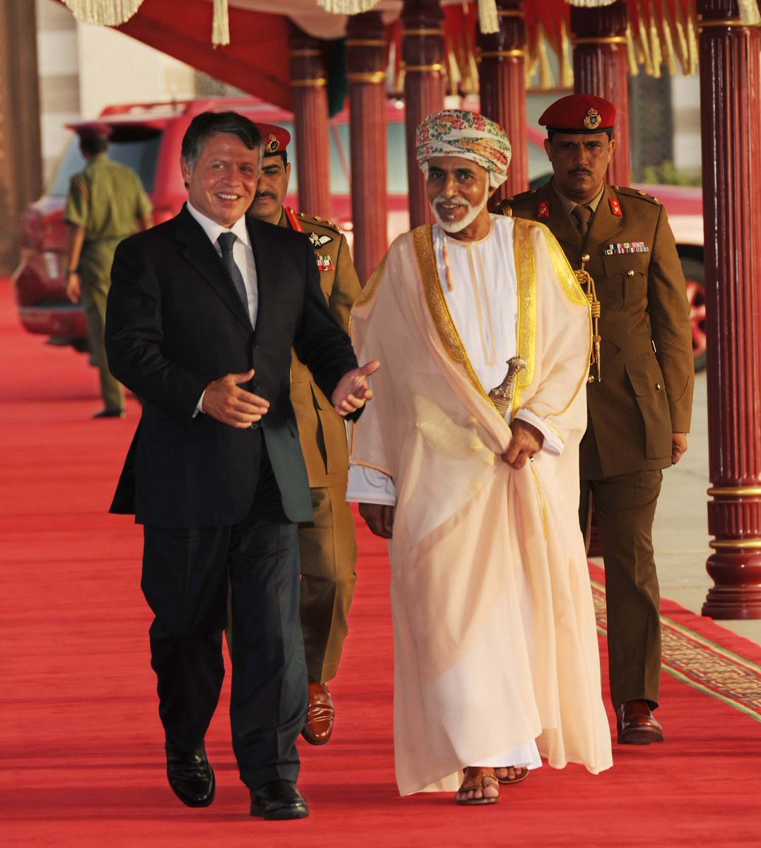 royalomanphotos's tweet photo. 🇯🇴🇴🇲
#أعز_الرجال_وأنقاهم
🇯🇴🇴🇲
صور جميلة للمغفور له بإذن الله تعالى جلالة السلطان #قابوس بن سعيد بن تيمور طيب الله ثراه أثناء استقباله لأخيه جلالة الملك عبدالله الثاني ابن الحسين ملك المملكة الأردنية الهاشمية الشقيقة في السابع من يونيو لعام ٢٠١١.م. https://t.co/LRrvguJwjW