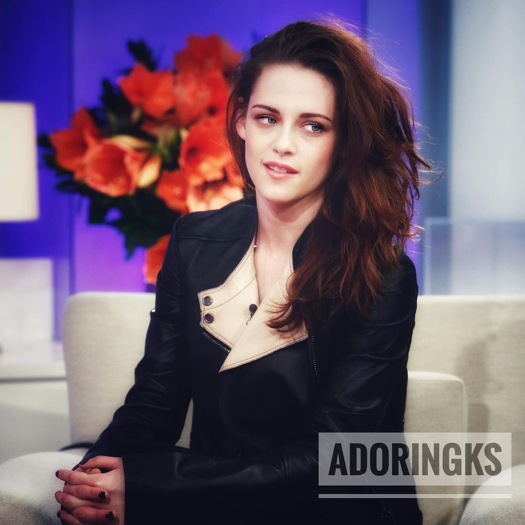 AdoringKS's tweet photo. #kristenstewart #breakingdawnparttwo #todayshow 💛 https://t.co/z3lTIp9wSi https://t.co/AJQI3lO6er