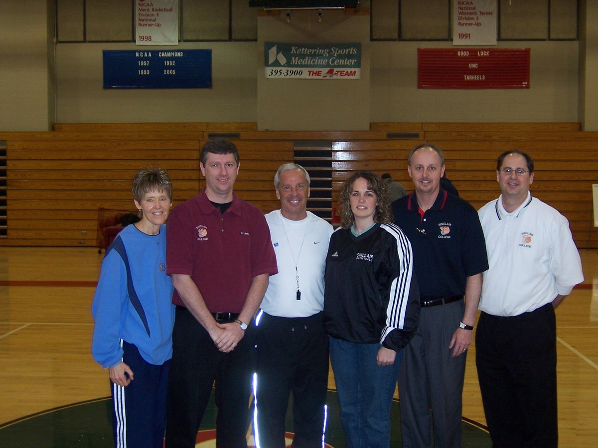 NCAACoachPrice's tweet image. Thank you Coach Williams @UNC_Basketball 
You have made a difference!

The times @SinclairMBB played the @UNCJVBasketball program

The times you used #Building8Arena @SinclairCC as a practice site

Always a #ClassAct 

I'm honored to say I belong to the same profession
#ThankYou