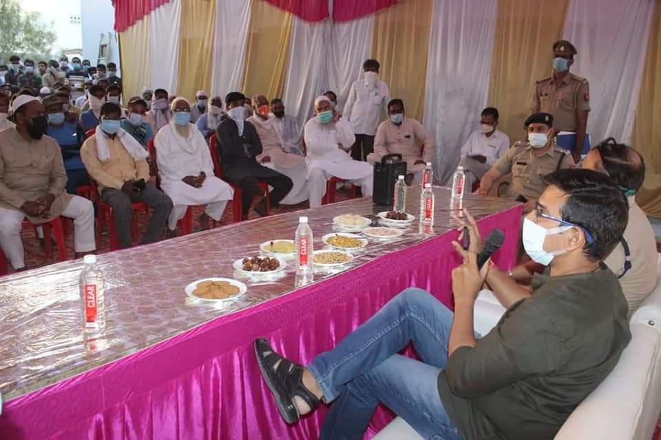 azamgarhkhabar's tweet photo. #Azamgarh : डीएम व एसपी ने बूथों का किया निरीक्षण, बैठक कर दिए आवश्यक दिशा निर्देश, लगातार तीसरे दिन की चेकिंग । @dmazamgarh @dubey_ips @azamgarhpolice @digazamgarh 
#azamgarhkhabar #azamgarh #upelections #panchayatelections #PanchayatElections2021 https://t.co/25G1MEGhzg