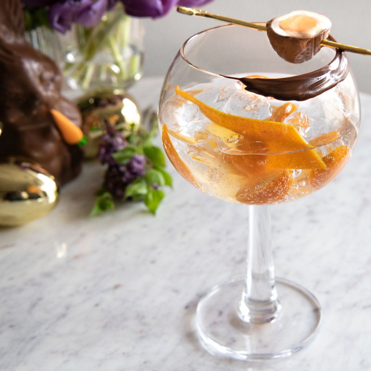 NOLETSGins's tweet photo. Are you making Chocolate Orange Gin + Tonics for Easter? If so, start steeping.
https://t.co/8SKynuoOEz
#EasterCocktail #CreamEgg #ChocolateGarnish #InfusedGin #CacaoGin #ChocolateOrange #GinandTonic #NOLETS #SpringCocktail #ginrecipe #Gin #Cocktail https://t.co/LUG7819CZc