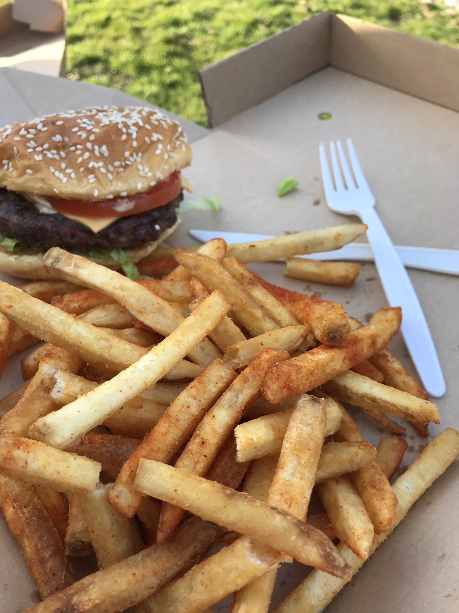 ainsburyml's tweet photo. A really tasty Burger from @FlamingGourmand  absolutely delicious, thank you https://t.co/bgnGyuVvoz