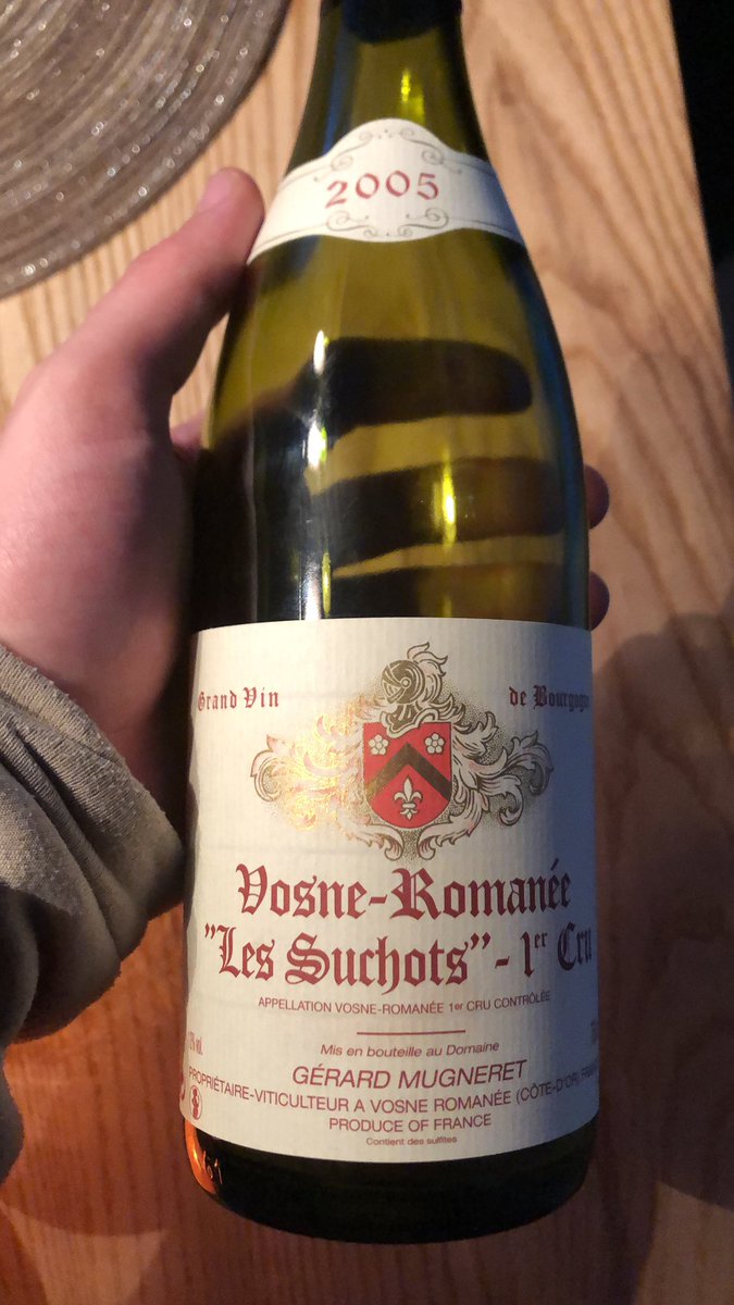 mdago87's tweet photo. #redwine #france #burgundy #pinotnoir #côtedenuits #vosneromanée #lessuchots what a delicious wine! well matured! multi-layered! a pleasure! 3h opened + after 1.5h decanted.
luckily it was not the last bottle 😅👍🏼 #enjoy #relax 🍷🍇🇫🇷😋 https://t.co/GZziuoEyny