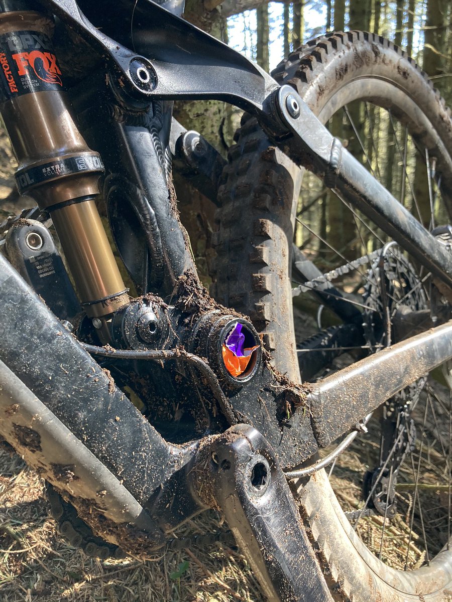 aarvo1's tweet photo. @phlaimeaux multipack Double Deckers are compatible with my bike frame, this is the happiest day of my life https://t.co/eMBDXR6Y9I