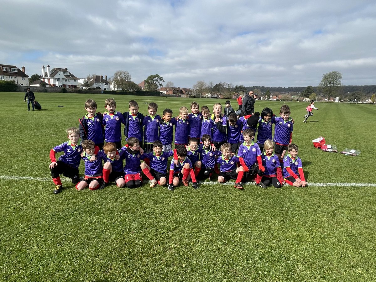 First session back for @rockleaze U8s for us to be able to hand out our shirts won in the #bristolcityskills competition. Many thanks to <a href="/BristolCity/">Bristol City FC</a> 👍