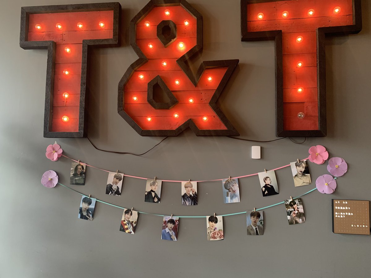 _jjhww's tweet photo. Loveeeeee this cup sleeve event 😆😆 also Happy Seonghwa Day ❤️❤️❤️❤️❤️❤️❤️❤️❤️❤️ https://t.co/uHqPLIb5Ru