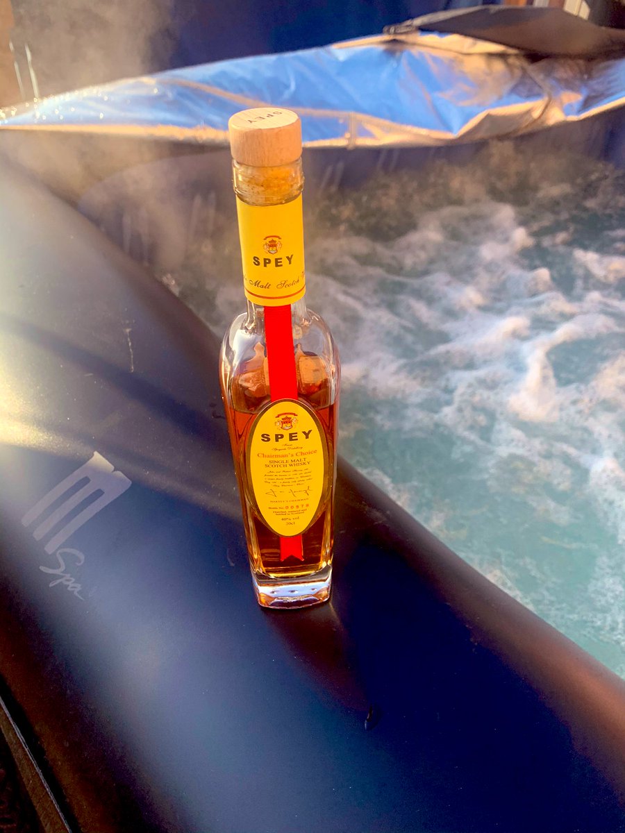 SpeySingleMalt's tweet photo. Our Spey Chairman’s Choice is the perfect addition to a summers evening barbecue 😍 #SPEY #ChairmansChoice #Whisky #Scotch https://t.co/5xIuewjZwd