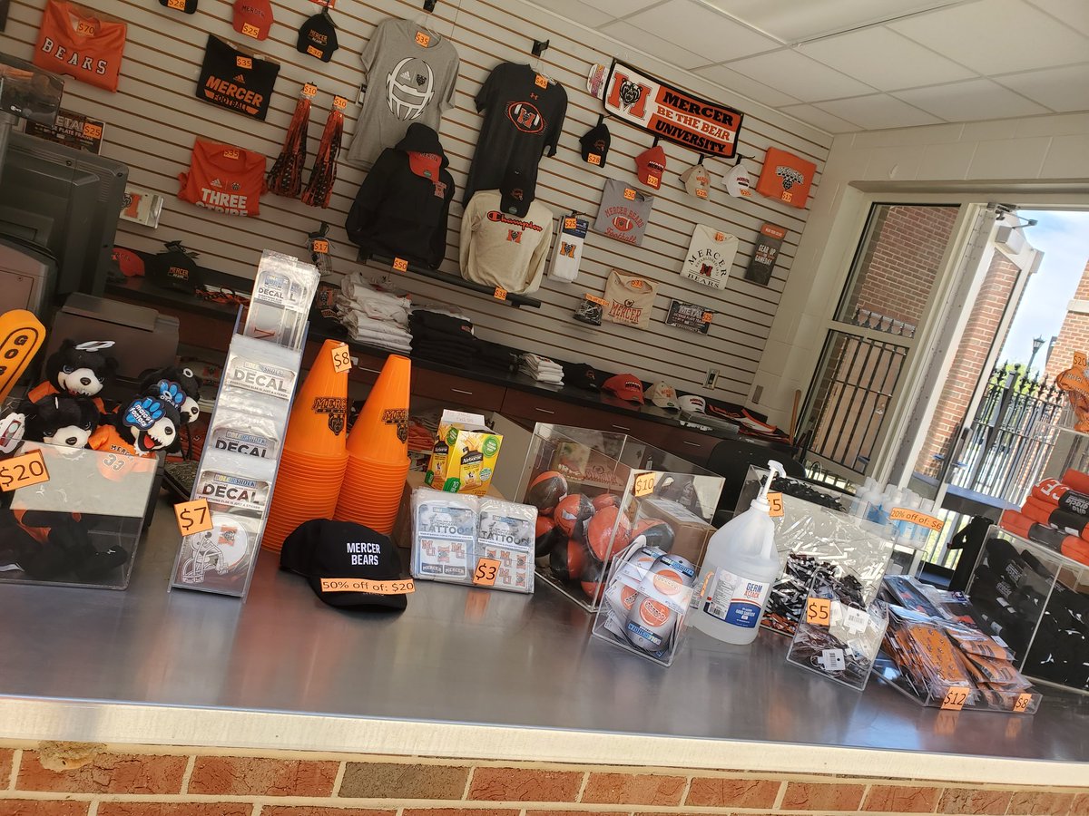 MUMaconBooks's tweet photo. It's a beautiful day for Football! https://t.co/Qf3LswTAUZ