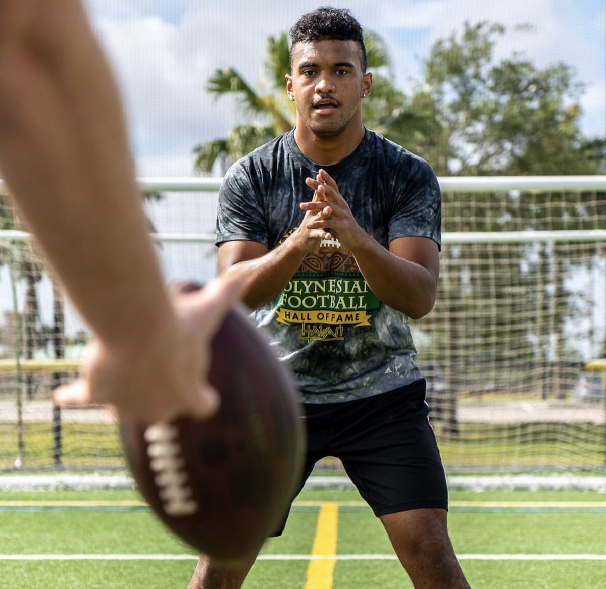 polynesiabowl's tweet photo. Looking good @tua! #PolyBowl https://t.co/pDJ5YJclA8