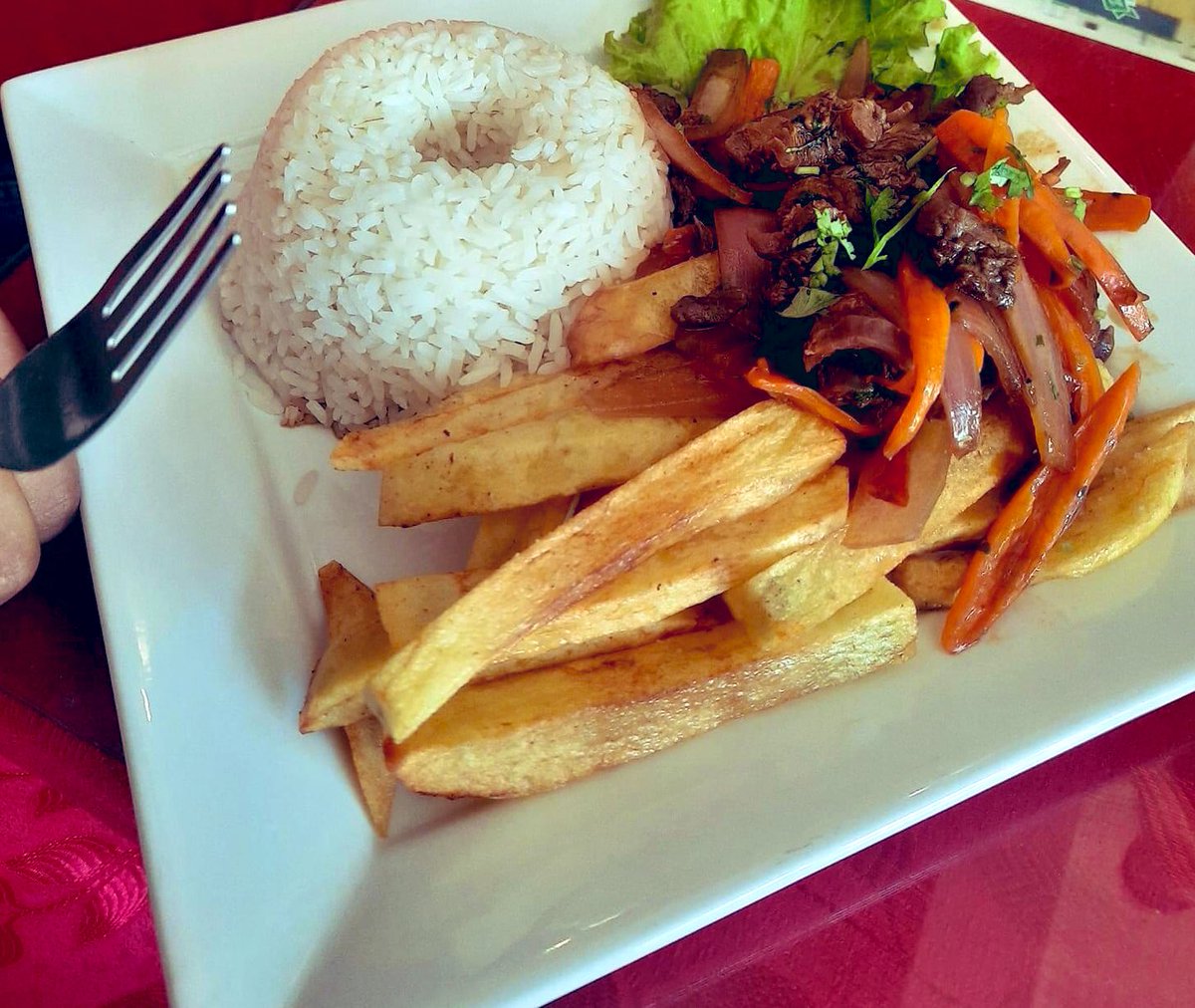 Ya prepare mi almuerzo un #lomosaltado #FelizSabado #FelizTarde 😋🙏👍🇵🇪