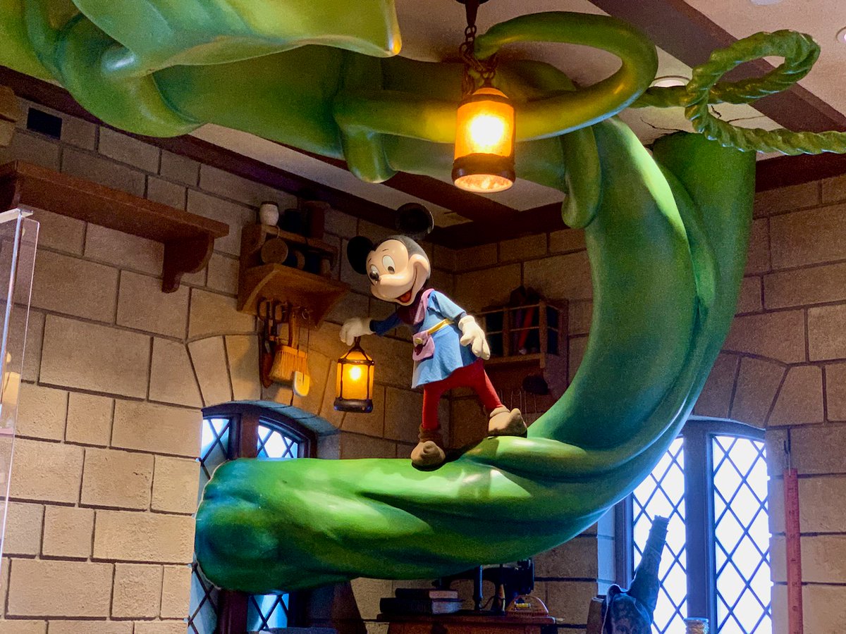 WDWEmptyNesters's tweet photo. Mickey Mouse on a giant beanstalk in Sir Mickey's
#WDWEmptyNesters #DisneyEmptyNesters #DisneyAdulting #WDWAdults #DisneyAdults #WDWPodcast #WaltDisneyWorld #DisneyWorld #WDW #DisneyParks #Disney #DisneyTrip #DisneyFan #MagicKingdom #SirMickeys #MickeyandtheBeanstalk #MickeyMouse https://t.co/x2lrfvdBKX