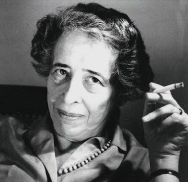 MakanoTakeko's tweet image. Leestip: The Origins of Totalitarianism (1955); The Human Condition
"Het is een treurige waarheid dat het meeste kwaad wordt gedaan door mensen die niet kiezen tussen goed of kwaad."
"De meest radicale revolutionair zal na de dag van de revolutie conservatief worden."