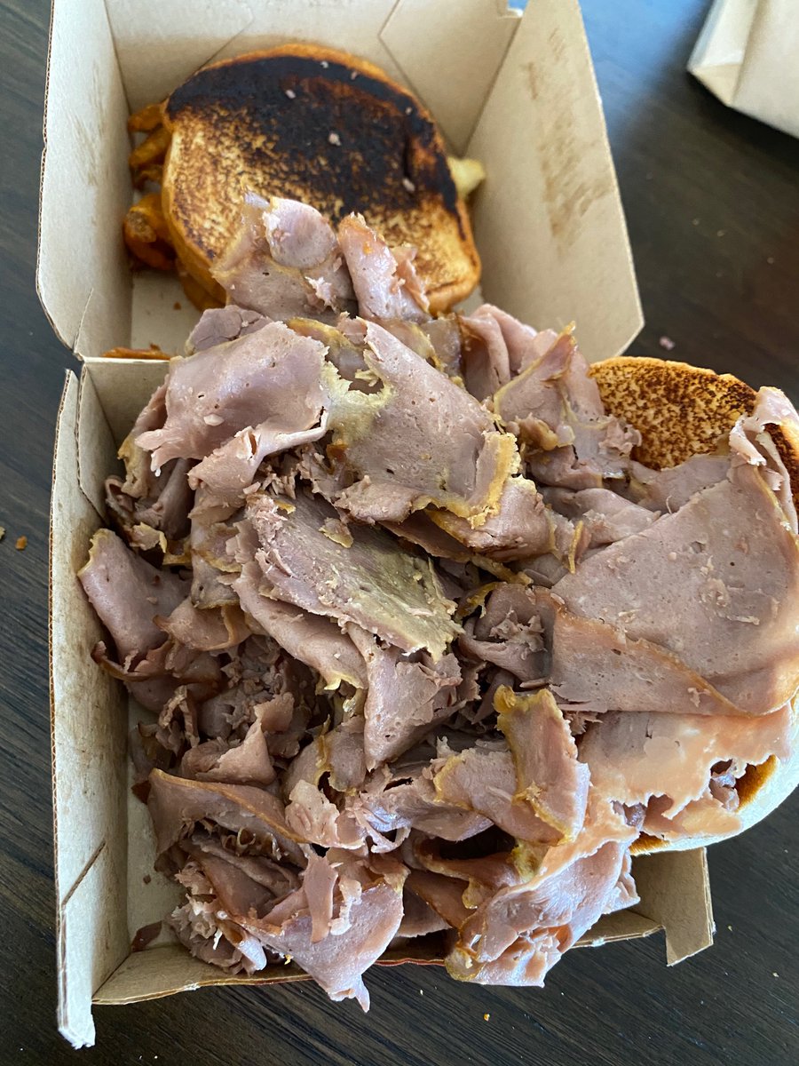 AthrendFyre's tweet photo. Wtf @Arbys @ArbysCares, half pound sandwich, can't tell what happened but this is gross, never took a bite. https://t.co/dDziZf1abC