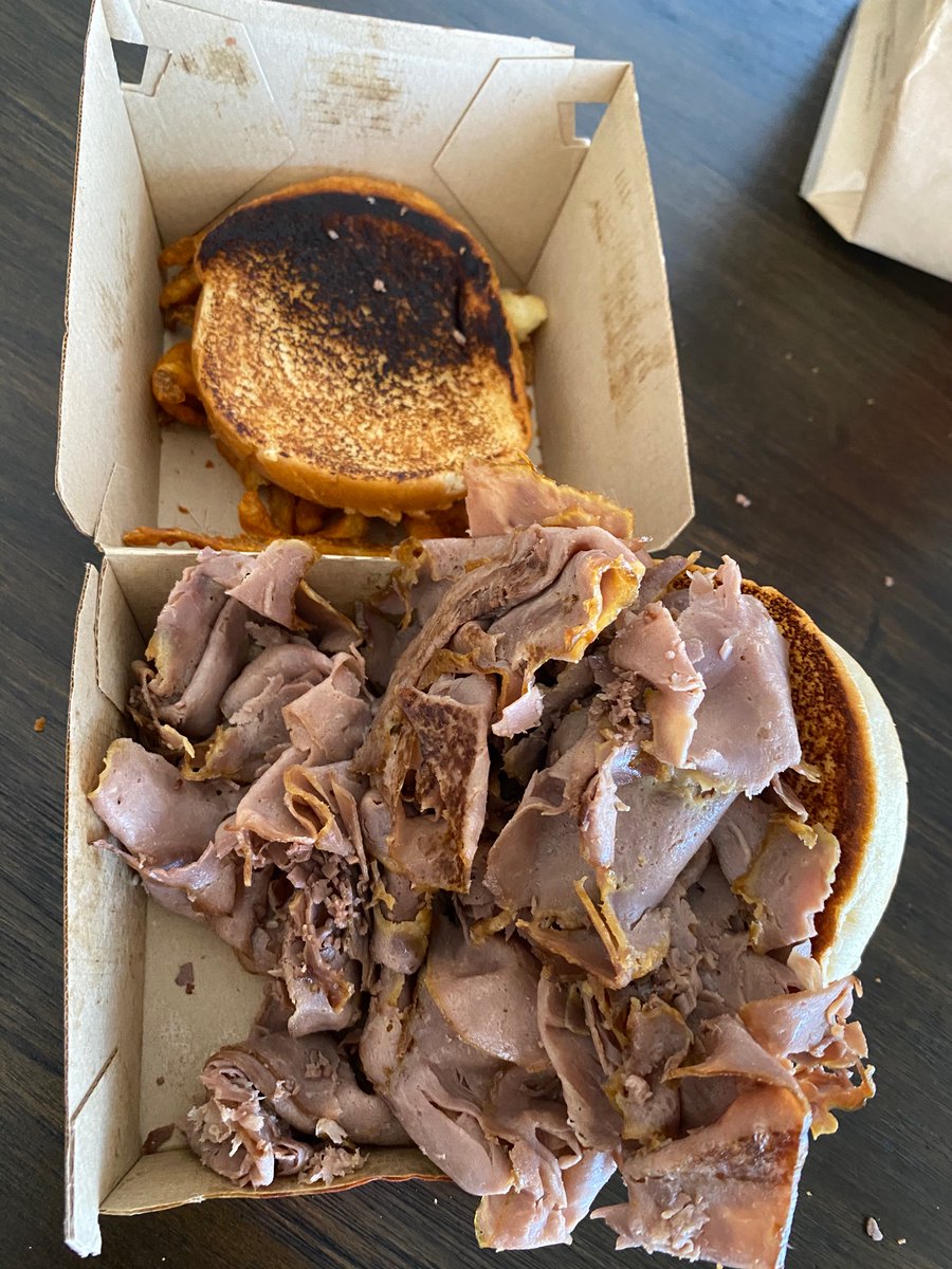AthrendFyre's tweet photo. Wtf @Arbys @ArbysCares, half pound sandwich, can't tell what happened but this is gross, never took a bite. https://t.co/dDziZf1abC