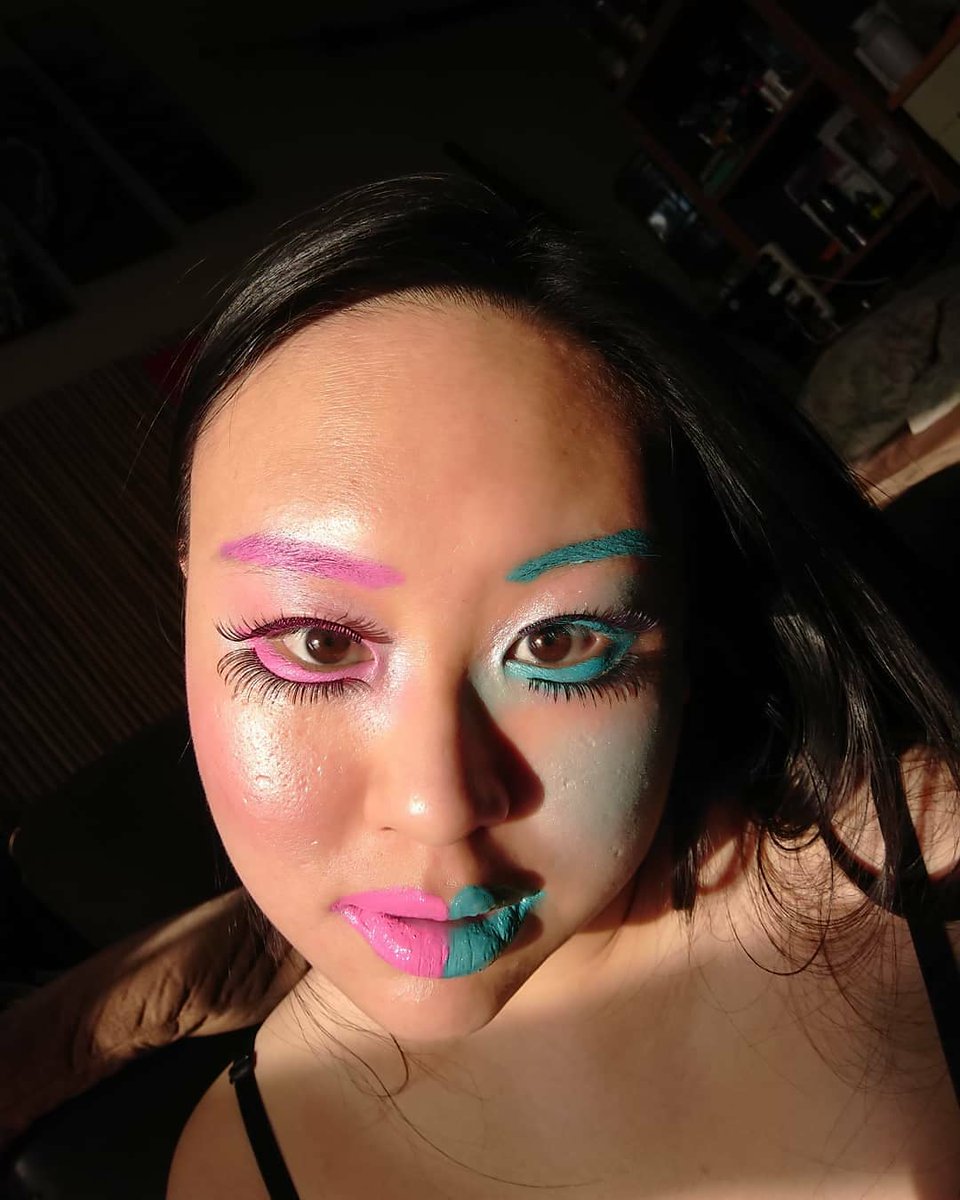 zapzest's tweet photo. @bonnielee1028 recreated my look on Instagram (follow her at @rei_leeeee)! Pls check her ver out here it's the best thing ever 👉👉👉👉https://t.co/rTZ7KnQFaz
#makeup #zapzest #rei_leeeee #cutepastel #alienfantasy #alien #👽 #👾 #🛸 #makeuplook #glow #shine https://t.co/d0WHJf6O3h