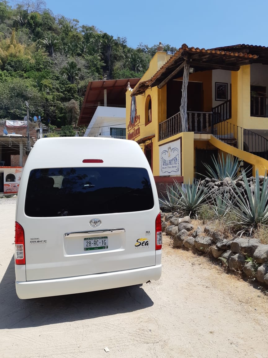 SeaTranspo's tweet photo. Ready for the tequila tour?

¿Listos para el tour de tequila?

#seavallarta #cityandtequilatour #helpingtouristscreatememories https://t.co/JJW8xbISxC