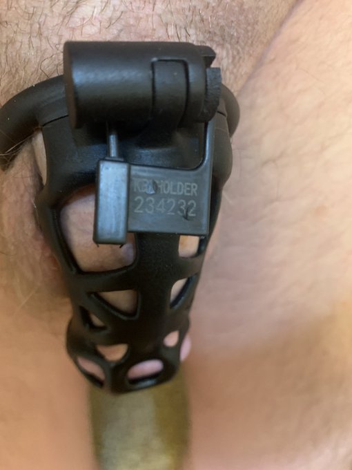 New cage @KindsCock #cd #ChastityKeyholder #ChastityBelts https://t.co/F9TkSlmIts