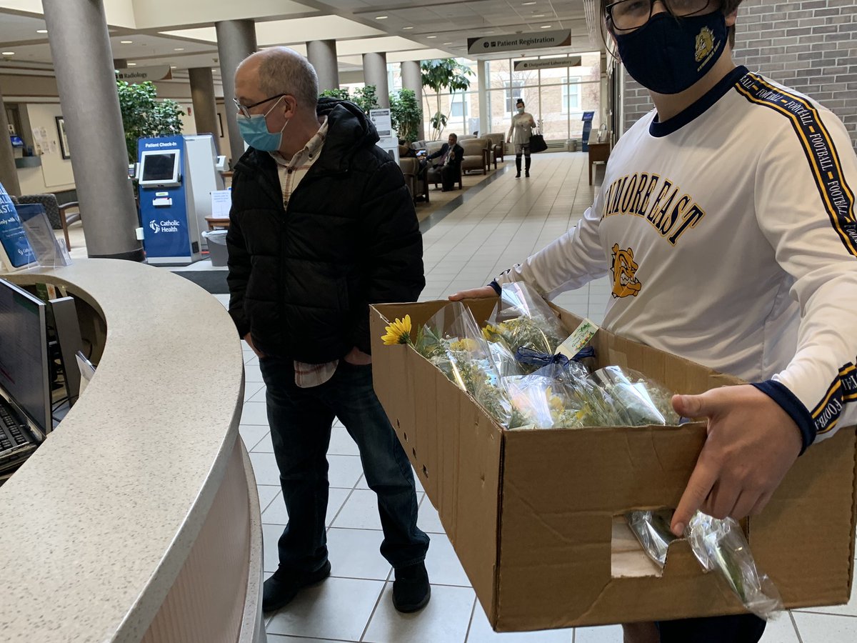 KenEastFtbl's tweet photo. When life gives you lemons, make lemonade.  We purchased flowers for senior night, but unfortunately we had to postpone our game.  Jacob Boyack delivered the flowers to Kenmore Mercy and McCauley Nursing Home.  Selfless D.O.G.S. https://t.co/NjHc3Abjna