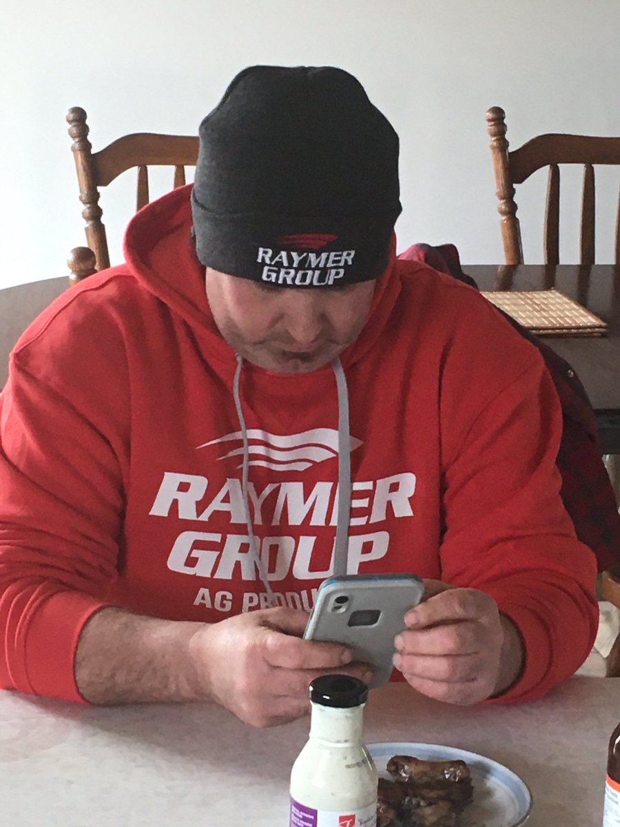RaymerGroup's tweet image. D.Wags certifying my smoked chicken wings...thx Rip