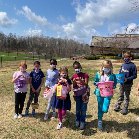 WestchesterCDS's tweet photo. #WCDSGrade2 had a bit of egg hunting fun before Spring Break. 🐣🐰 https://t.co/6vJxlZ746b