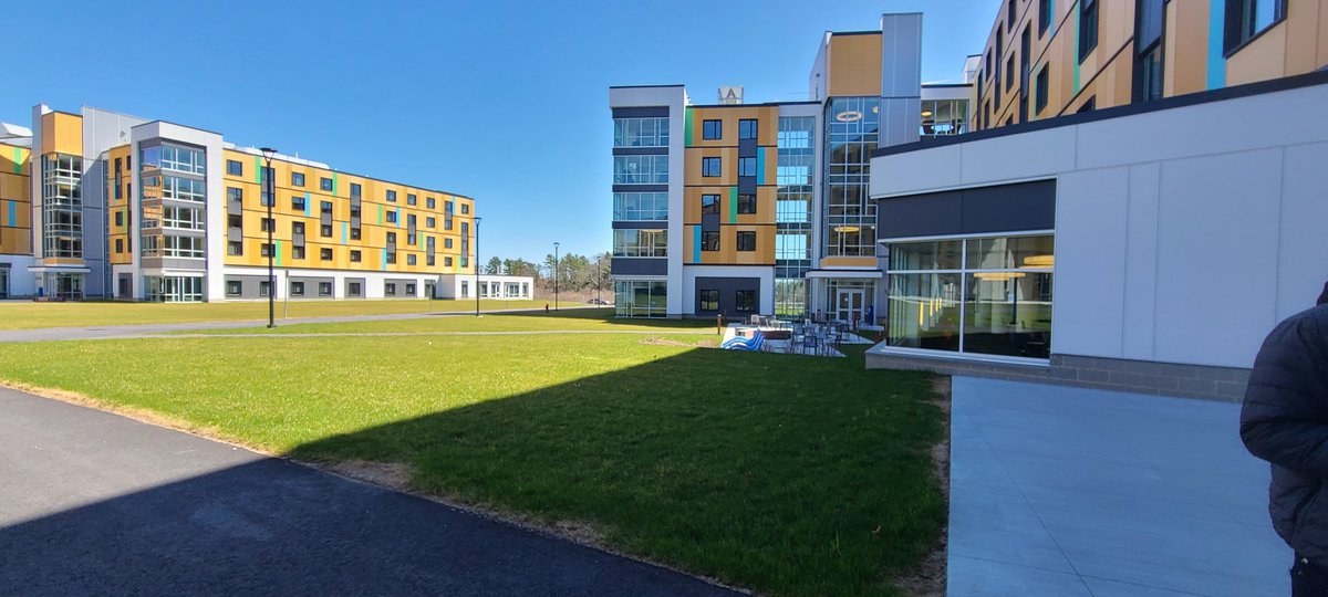 CoachRMcCormack's tweet photo. Always a great day showing future Corsairs our amazing campus! @CorsairFootball @UMassD Thank you for visiting @CoachTy1906 #WinTheRep #Tier1EVERYTHING #CT2UMASSD https://t.co/mgZc4lCU4v