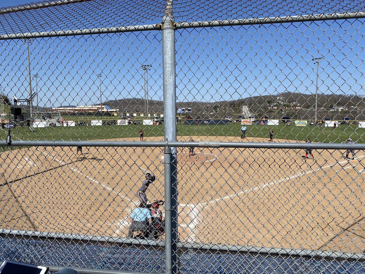 LadyRoyalsSB's tweet photo. Where’s the Beach Classic

Vs Green County at 5
Vs Rockcastle County at 6:45 https://t.co/Jbri0LH8Jt