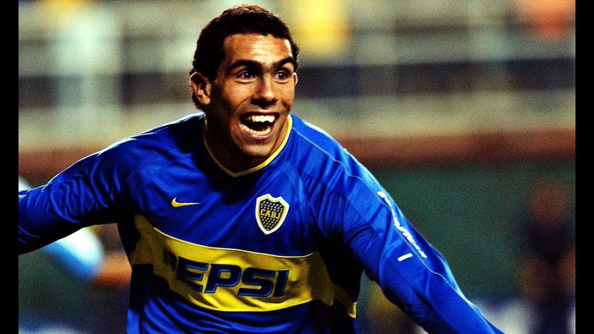 __CarlitosTevez's tweet photo. Desde toda la vida con los colores que amo. Feliz cumpleaños @BocaJrsOficial 💙💛💙 !! https://t.co/1uygZqUIk0