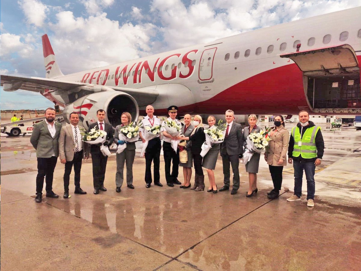 the first #RedWingsAirlines flight from Moscow to Antalya Airport today. The tourists destined for attractive Turkish resorts flew here on a comfortable A321 plane.