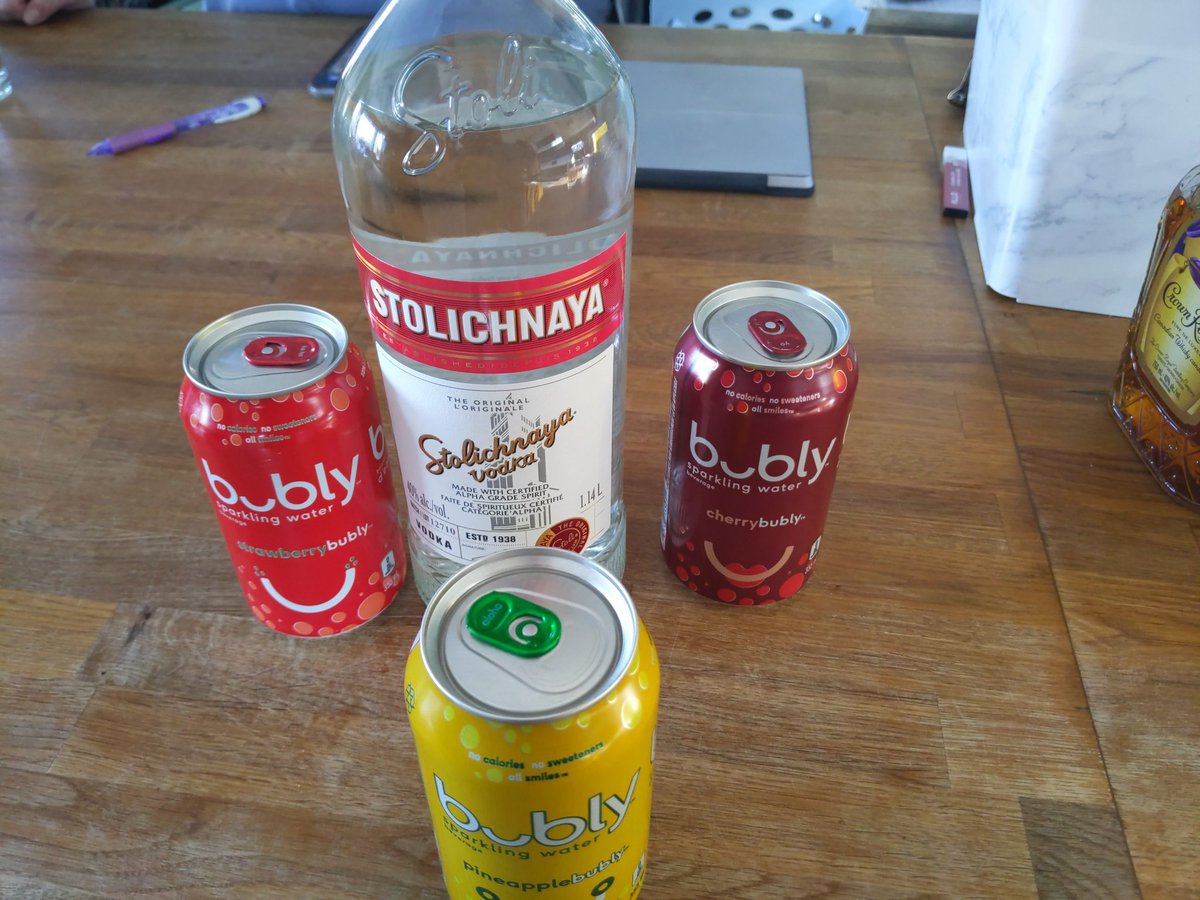 TravellingWhim's tweet image. Thank you #michaelbuble you make #bubly tase right #yukonspring #feetofsnow #Canadian