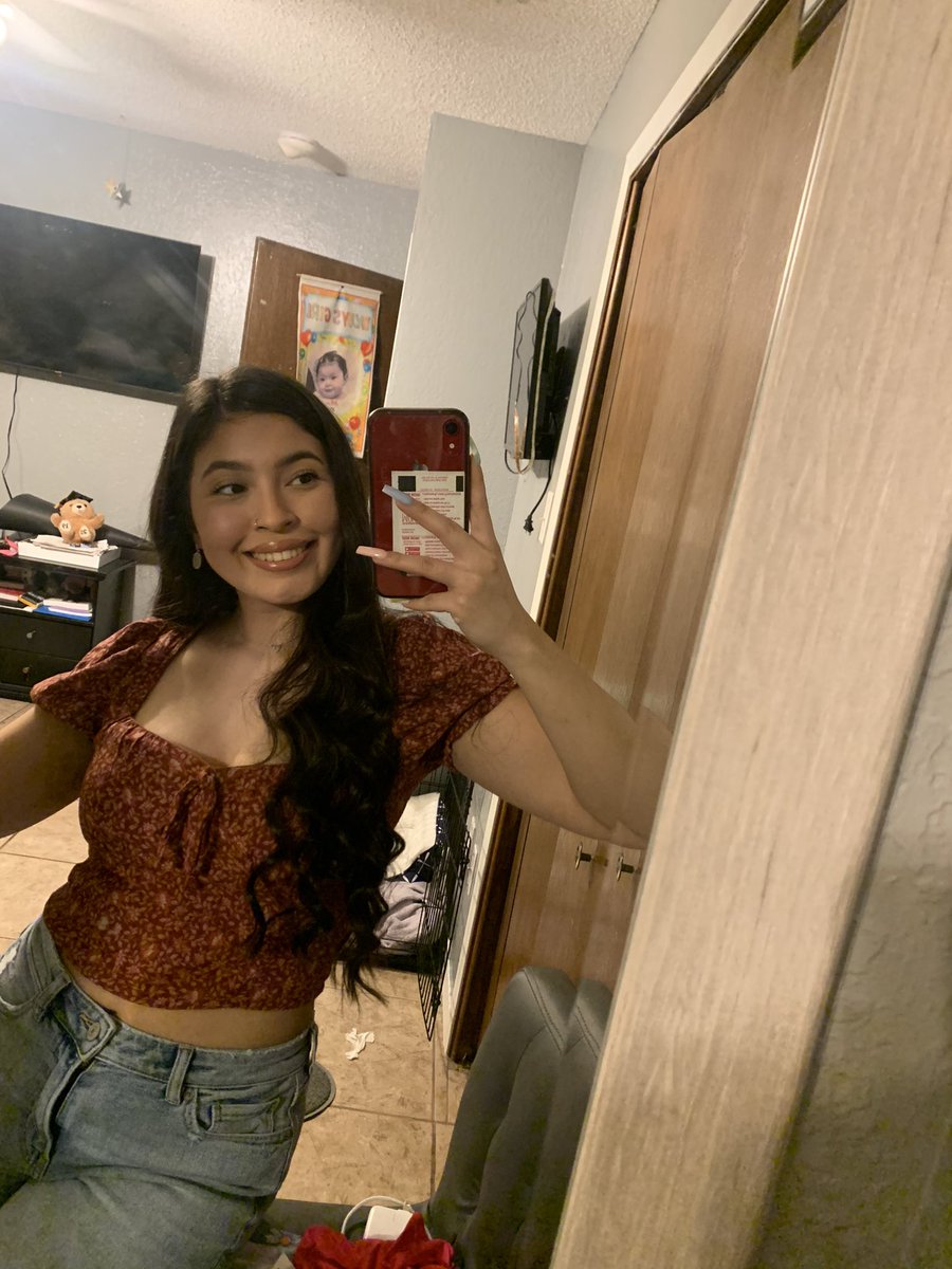 _daniellebri's tweet photo. my camera quality sucks https://t.co/cXoIcRFD4G