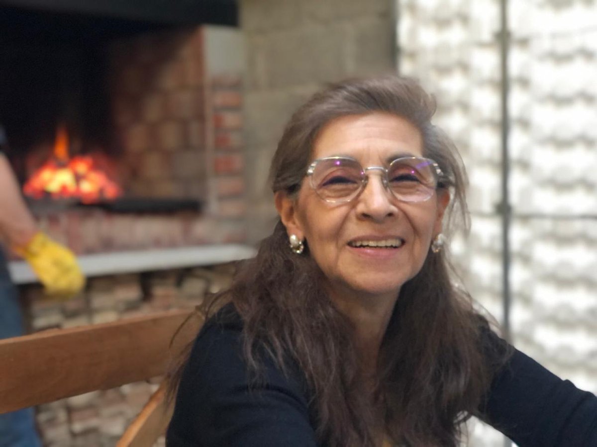 candelitasosa's tweet photo. Feliz cumple mamita hermosa! A la distancia te abrazo fuerte ❤❤❤ te amo con el alma 🥰 @MirtaVelaz #Mamucha #Mami #Familia #Amor #AmordeFamilia #mipersonafavorita https://t.co/K3TCXuHqkD