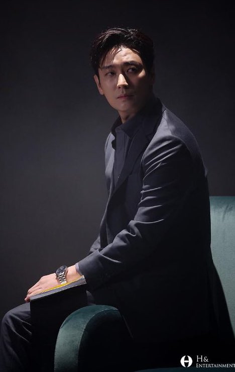 JujihoonGlobal's tweet photo. Take a peek at the behind the scenes of Ju Ji Hoon's Tag Heuer CF.

🔗 https://t.co/CO1Z9DSlh3

#jujihoon #주지훈 #태그호이어 #Tagheuer #에이치앤드엔터테인먼트 #H_and_entertainment #H_and https://t.co/lGfYVEuPJ7