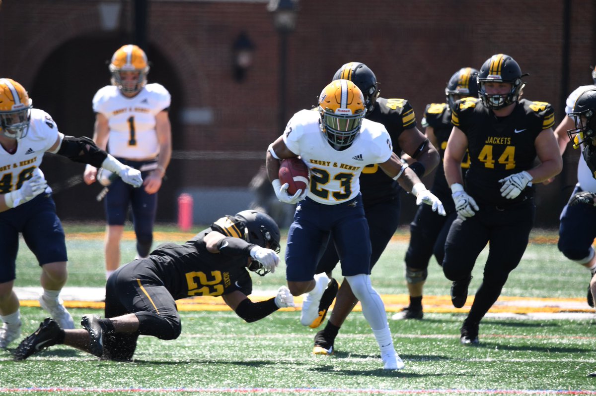 GoWasps's tweet image. 𝐓𝐇𝐀𝐍𝐊 𝐘𝐎𝐔 𝐄𝐌𝐎𝐑𝐘 &amp;amp; 𝐇𝐄𝐍𝐑𝐘 𝐅𝐀𝐌𝐈𝐋𝐘 💛🐝🏈   
We appreciate all the support through this unprecedented season - we simply could not have done it without you. @EHCFootball 
#GoWasps | #StingersUp | #BlueCollarGoldStandard