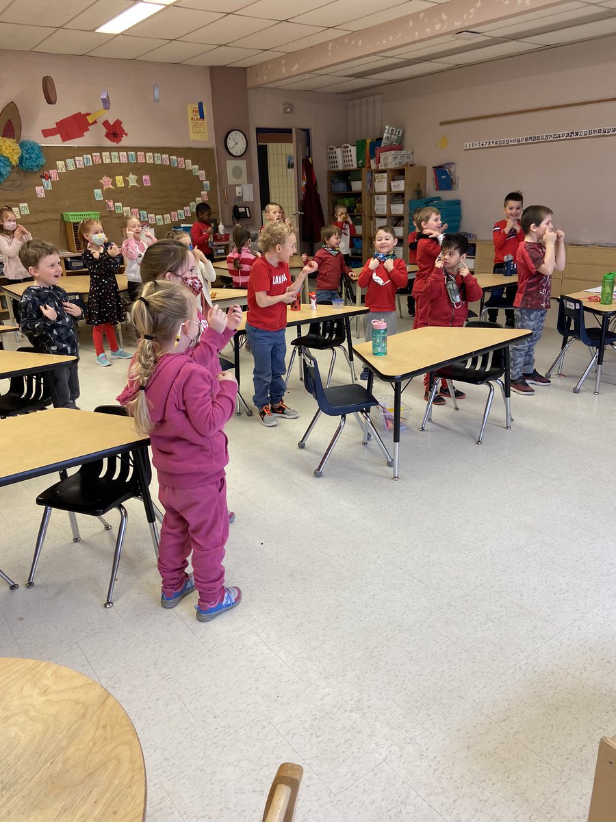 micheleatplay's tweet photo. @SharkawyMD Kindergarten! 30 kids! #noroomtoplay https://t.co/Gq0dSoVFCh