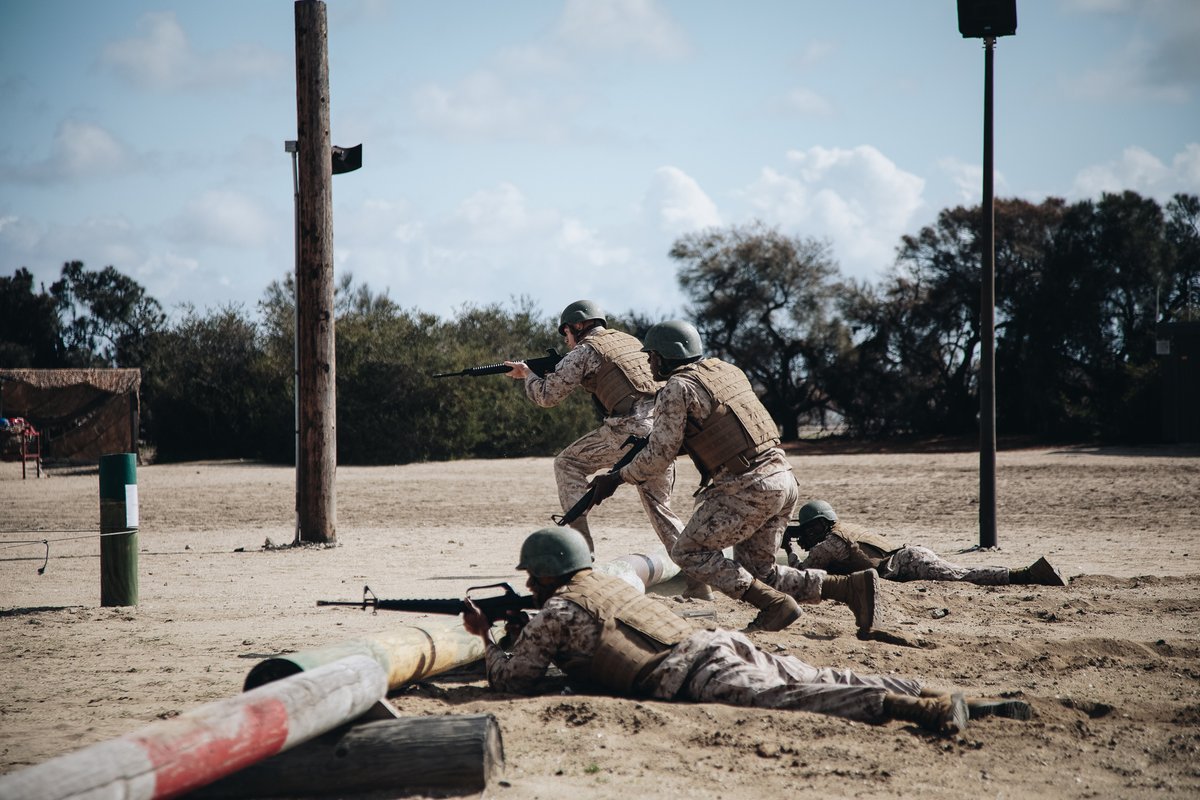 SFOMarines's tweet photo. In the Marine Corps it's about the Marines to the left and right of you, ensuring they're safe, taken care of, and everyone is pushing forward to the same objective.
#whythemarines #teamwork #marines #rssfo https://t.co/pOmYXQkbfP