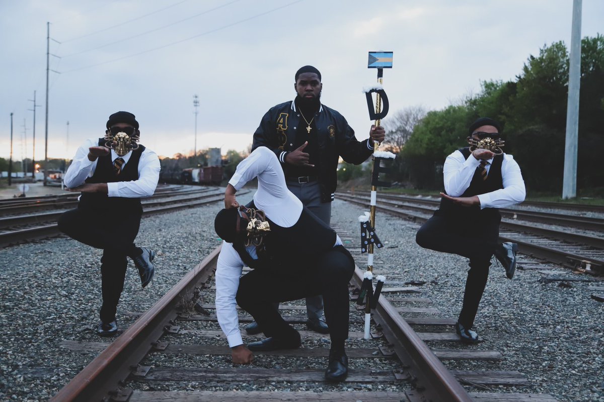 MDavisss__'s tweet photo. Many are chosen, but few are PHrozen โ๏ธ! On April 1st 2021, I was granted light into the OLDEST and COLDEST Fraternity known to man...ALPHA PHI ALPHA FRATERNITY INCORPORATED by way of THE Gamma Psi Chapter. In Alpha land I am known as MORPH1US! โ๏ธ๐ค๐พ
#AceClub #AฮฆA https://t.co/uUgK4uQLuK