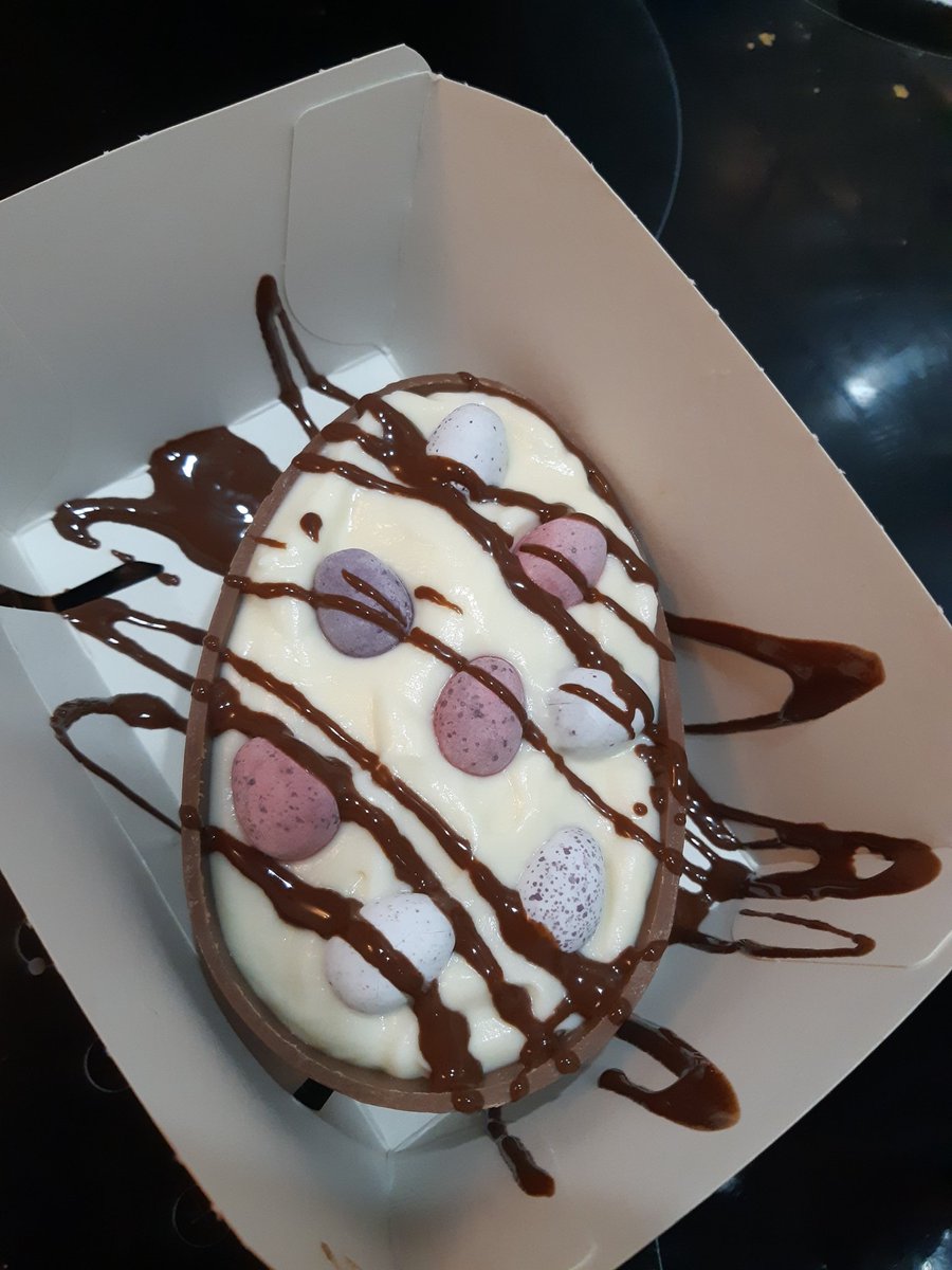 GooneyLisa's tweet photo. Been making cheesecake filled Easter eggs with the kiddies today 😍😋🍫🐣🐰 https://t.co/IWJQegqEYS