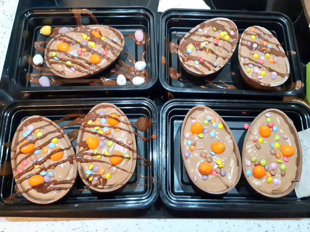 GooneyLisa's tweet photo. Been making cheesecake filled Easter eggs with the kiddies today 😍😋🍫🐣🐰 https://t.co/IWJQegqEYS