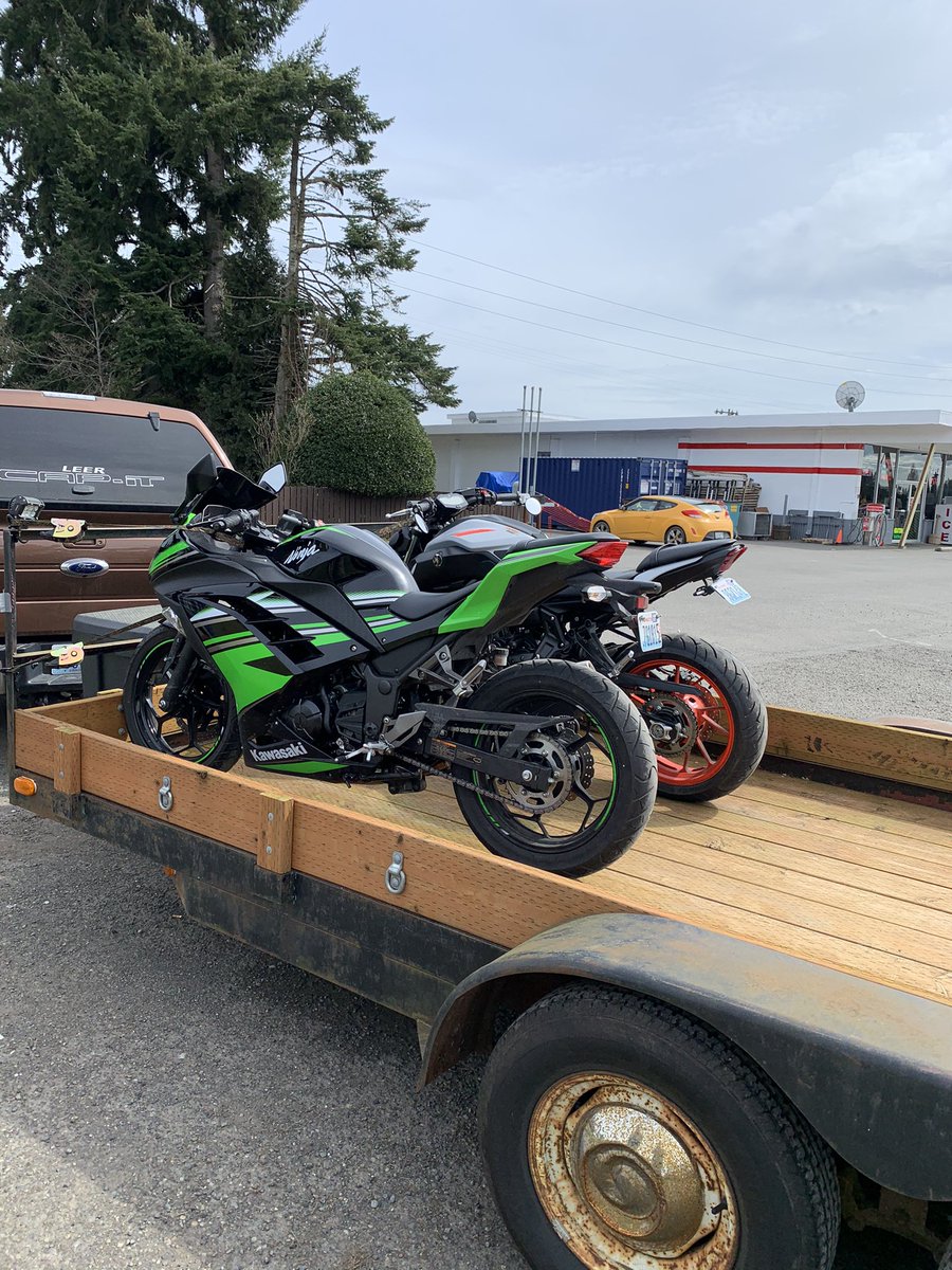 danny_crotch's tweet photo. Track day @ZahnyMedia https://t.co/yjfAhAiN6m
