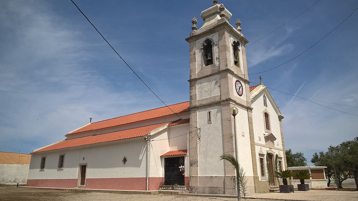219Albuquerque1's tweet photo. December 16, 1515: Afonso de Albuquerque died within sight of Goa. His body was buried in Goa, according to his will, in the Church of Nossa Senhora da Serra. That night, the population of Goa, both Hindu and Portuguese, gathered to mourn his death. #rip #greatexplorer https://t.co/fINg3xuWzD