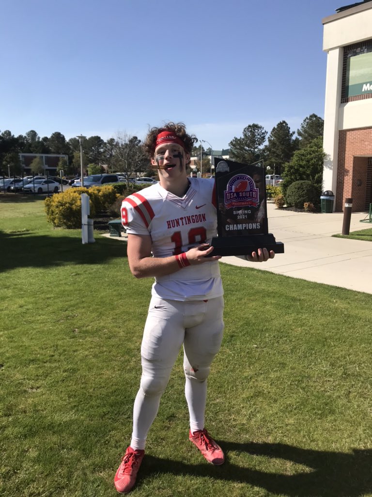TurnerWolfe's tweet photo. conference champions! 
#RingMe
@HawksFootball @HCHawksSports https://t.co/PN5E7MbFL2
