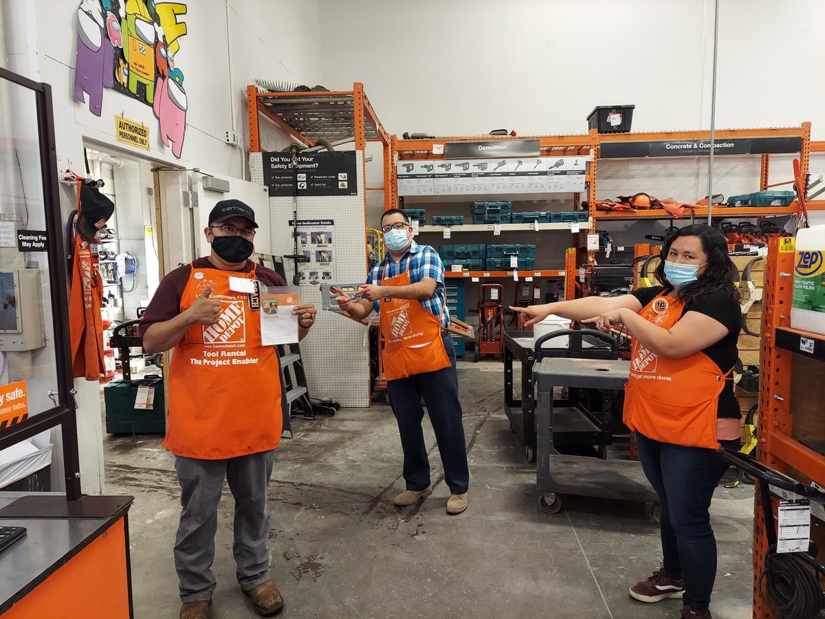 ContinContinuing the celebration for this amazing gentleman. Celebrating their hard work, teamwork and customer service. Thank you guys for being part of this  Amazing team And for always carrying our true Orange values and being ready to serve our customers. 👏👏🎂🎉🎉🎊🎊🎊🎊