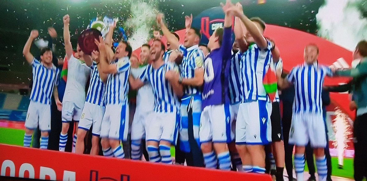 Txapeldunaaaaaak!!! Casi me da un soponcio pero AUPA REALA!!! ⚪🔵