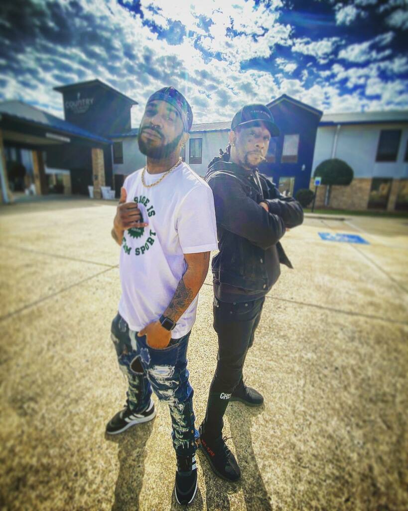 Foolkilla (@jeremiah_bonez) on Twitter photo Shine ✨ <a href="/iameboi/">E.B.O.I.</a>
📸: @christyal_thoughts
See The Sun EP out now on all streaming platforms #linkinbio
#morartistrytour #dreams2realitytour <a href="/theartistryny/">The Artistry</a> @theevoagency @ondmarcmgmt <a href="/lifeofsmorris/">Scott Morris</a> <a href="/vhenny_/">vennyVK</a> <a href="/mor/">you mor</a>.bookings
#SeeTheSun #explorepage #l… instagr.am/p/CNOEB4thad0/ Shine ✨ <a href="/iameboi/">E.B.O.I.</a>
📸: @christyal_thoughts
See The Sun EP out now on all streaming platforms #linkinbio
#morartistrytour #dreams2realitytour <a href="/theartistryny/">The Artistry</a> @theevoagency @ondmarcmgmt <a href="/lifeofsmorris/">Scott Morris</a> <a href="/vhenny_/">vennyVK</a> <a href="/mor/">you mor</a>.bookings
#SeeTheSun #explorepage #l… instagr.am/p/CNOEB4thad0/