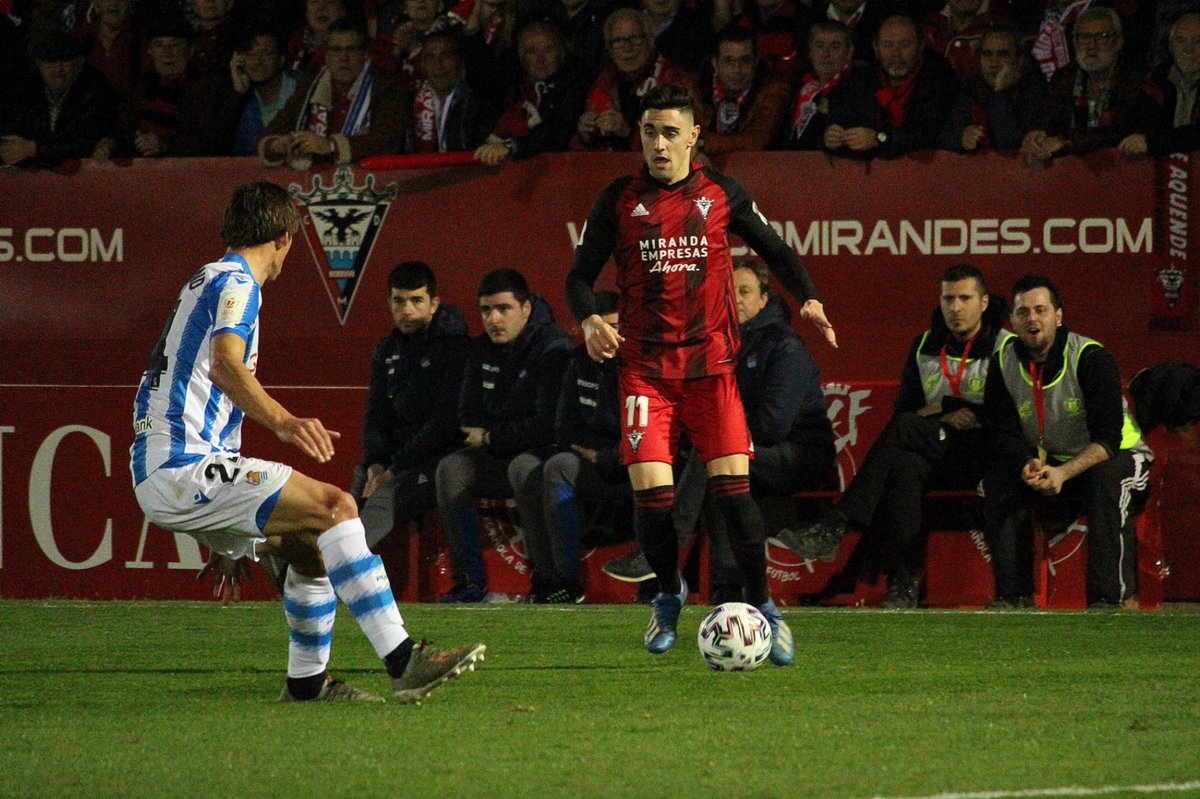 CDMirandes's tweet photo. Permitid que nos sintamos un poco campeones 😏 #FinalCopaDelRey🏆

¡Felicidades @RealSociedad y felicidades @merquelanz11, #Guridi y #Sagnan! 👏🏻 https://t.co/lI9Esh5nC3