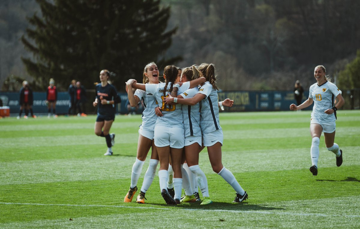 wvuwomenssoccer's tweet photo. The magic moment 🪄

#HailWV https://t.co/n4JLGX9FWA