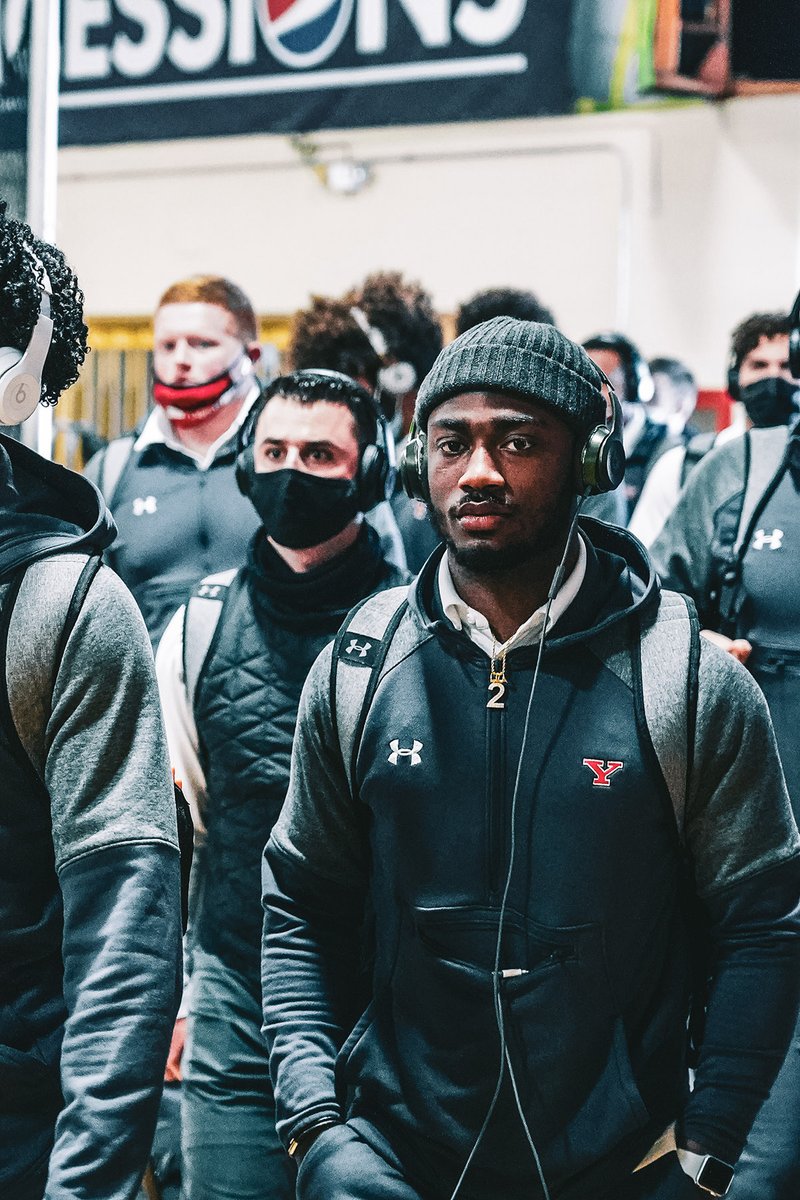 Arrival in Macomb. 🐧🏈

#GoGuins // #GritU